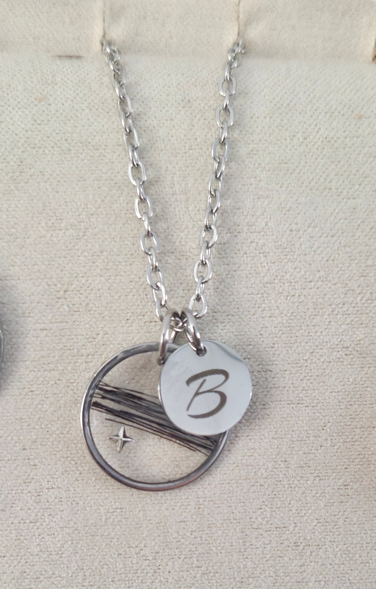 Collier " Souvenir Gravé "