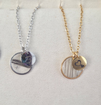 Collier " Souvenir Gravé "